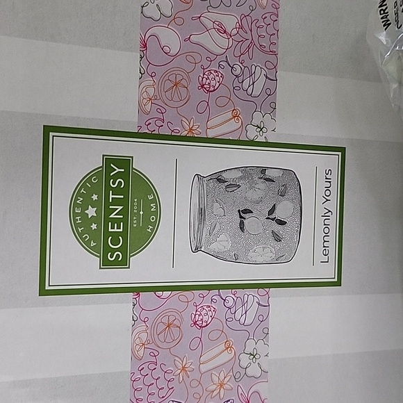 NIB Scentsy "Lemonly Yours" Warmer - Picture 3 of 3
